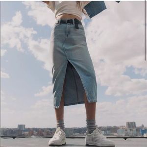 Madewell skirt size 26 perfect condition still has tags!!! Never worn!!